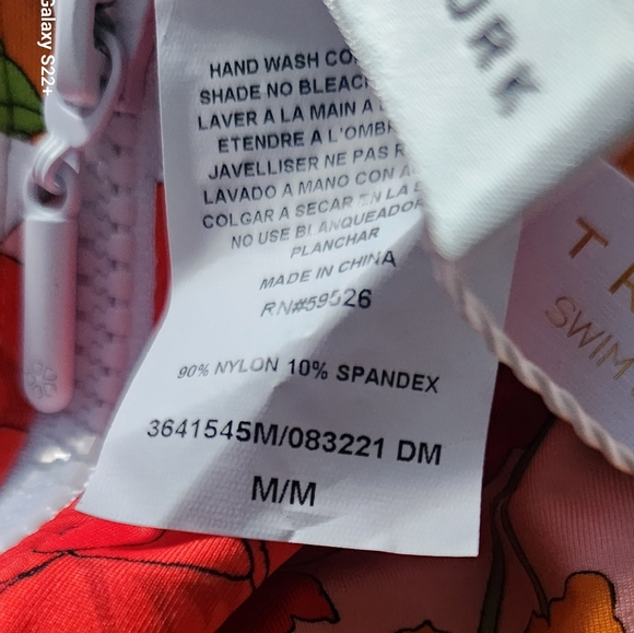 Trina Turk Sunny Bloom Long Skeeve Paddle Swinsuit Rash Guard - Picture 9 of 9